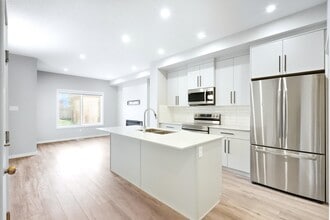 3527 6 Ave SW in Edmonton, AB - Building Photo - Building Photo