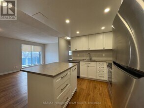 16 Capner St in St Catharines, ON - Building Photo - Building Photo