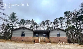 861 Graham Rd in Dallas, GA - Building Photo