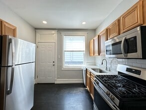 2552 N Kildare Ave, Unit 2N in Chicago, IL - Foto de edificio - Building Photo