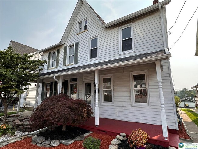 property at 1429 Dewey Ave