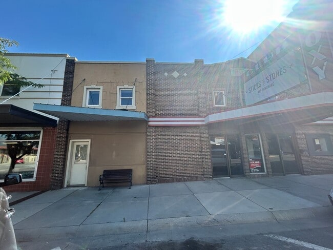 property at 122 N 2nd St