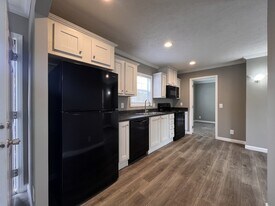 146 W Sourwood Dr in Browns Summit, NC - Building Photo