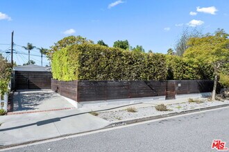 2939 Oakhurst Ave in Los Angeles, CA - Building Photo - Building Photo