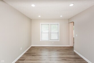 10702 Palmyra Ct in Indianapolis, IN - Building Photo - Building Photo