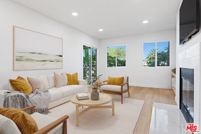 5500 Torrance Blvd in Torrance, CA - Foto de edificio - Building Photo