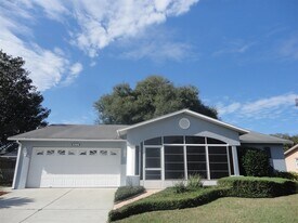 4205 Tall Oak Ln in New Port Richey, FL - Building Photo