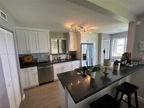 15535 N Miami Lakeway in Miami Lakes, FL - Building Photo - Building Photo