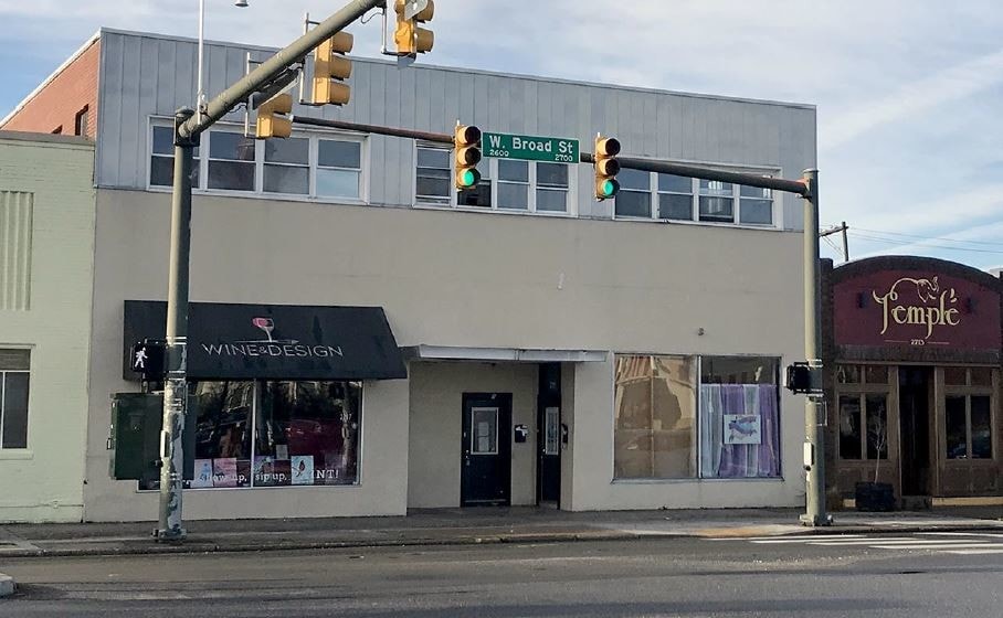 2707-2711 W Broad St in Richmond, VA - Foto de edificio