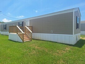 1901 Switzer Rd in Gulfport, MS - Building Photo