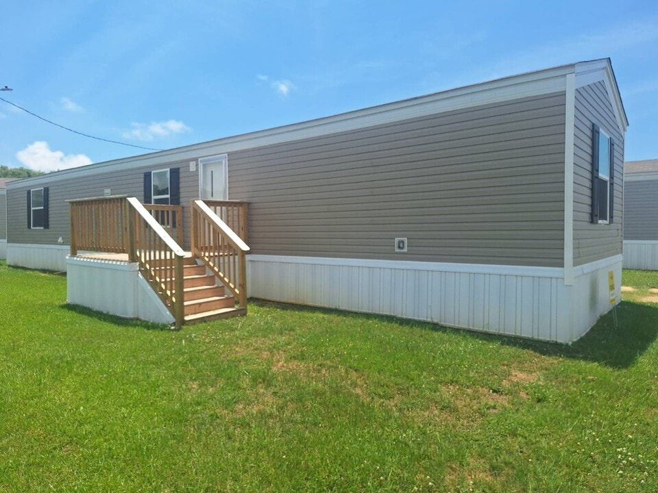 1901 Switzer Rd in Gulfport, MS - Building Photo