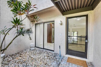 21476 Juego Cir in Boca Raton, FL - Foto de edificio - Building Photo