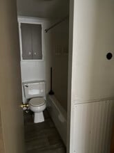 196-1 S Mount Vernon Ave, Unit Apt #1 in Uniontown, PA - Building Photo - Building Photo