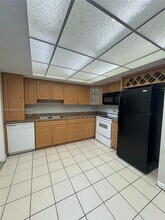 7025 W Sunrise Blvd in Plantation, FL - Building Photo - Building Photo