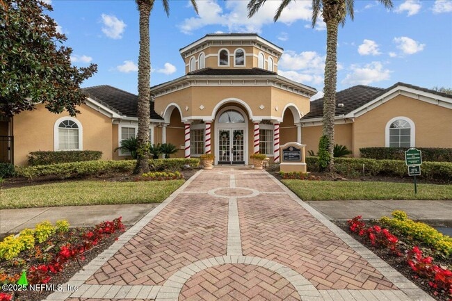 10075 Gate Pkwy N in Jacksonville, FL - Building Photo - Building Photo