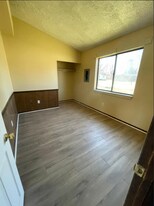 1333 Thurston St in Akron, OH - Building Photo