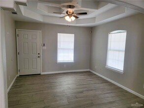 16 W Candlelight Ln in Edinburg, TX - Building Photo - Building Photo