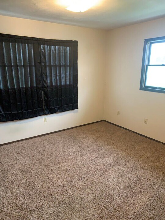 409 3rd Ave SW in Cascade, IA - Building Photo