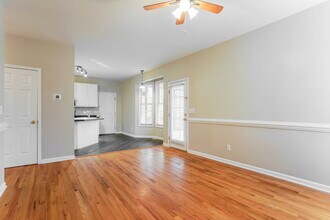 512 Waterford Dr in Clayton, NC - Foto de edificio - Building Photo