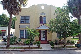 325 Ohio Pl in Sarasota, FL - Building Photo