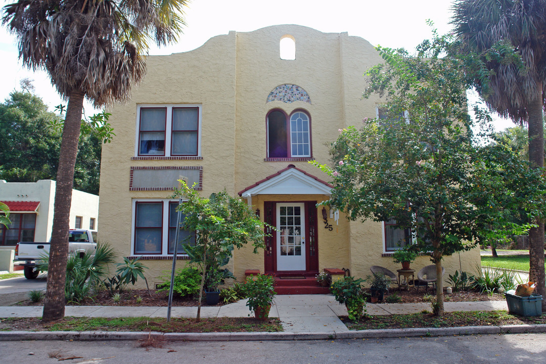 325 Ohio Pl in Sarasota, FL - Foto de edificio