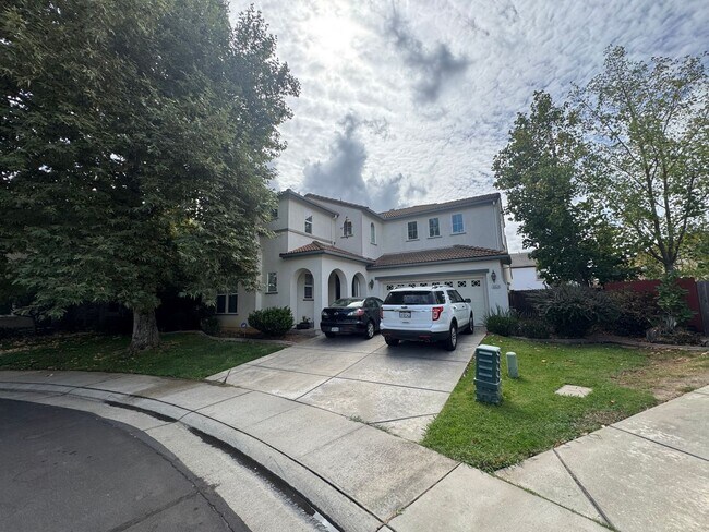 6624 Salvaterra Cir in Elk Grove, CA - Building Photo - Building Photo