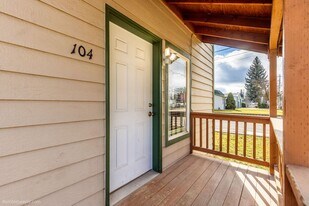 104 N Colville Rd in Deer Park, WA - Building Photo