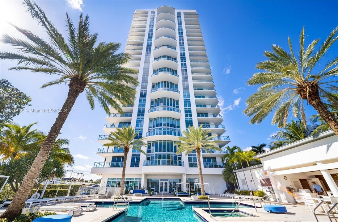 17301 Biscayne Blvd, Unit 2106 in Aventura, FL - Building Photo