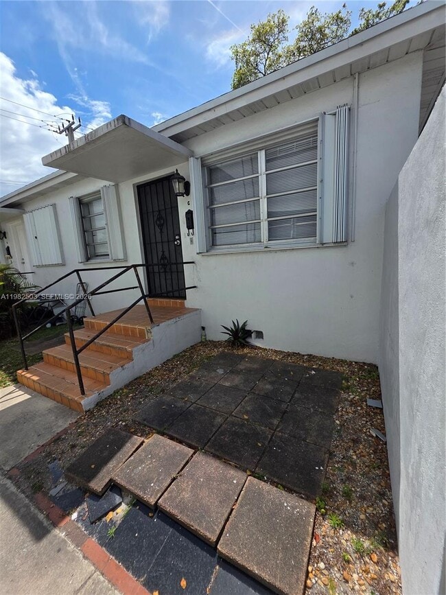 57 Esplanade Dr in Miami Springs, FL - Building Photo - Building Photo