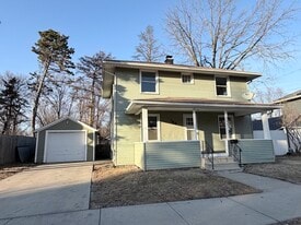 349 W Illinois Ave in Aurora, IL - Building Photo