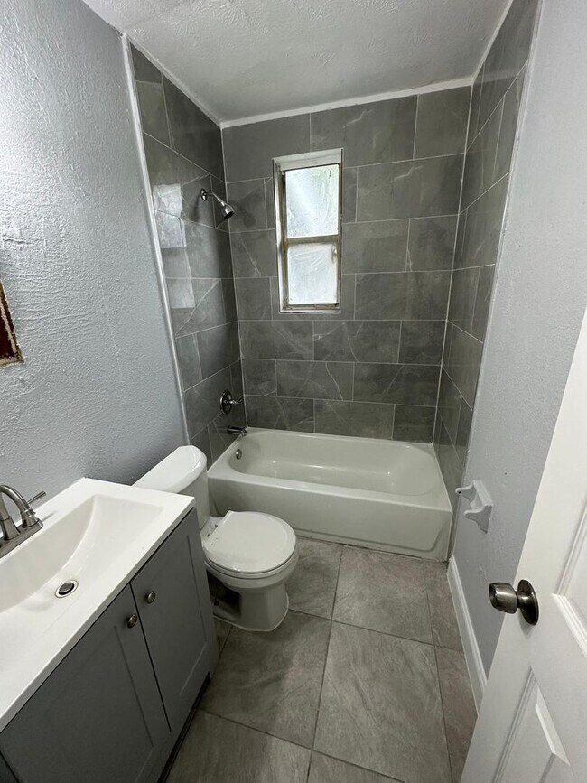 1614 W 3rd St-Unit -1616 in Jacksonville, FL - Building Photo - Building Photo