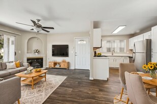 Lakeview at Superstition Springs in Mesa, AZ - Building Photo