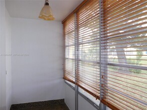 2815 NE 201st Terrace in Aventura, FL - Building Photo - Building Photo