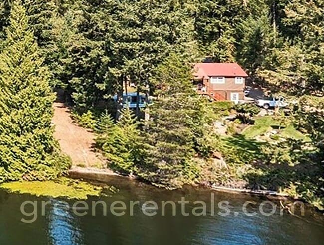 10514 Guthrie Rd in Anderson Island, WA - Building Photo - Building Photo