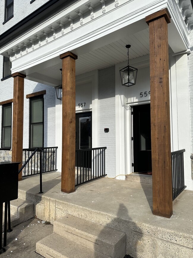 557 Union St, Unit 5, Unit 5