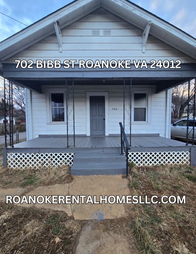 property at 702 Bibb St NE