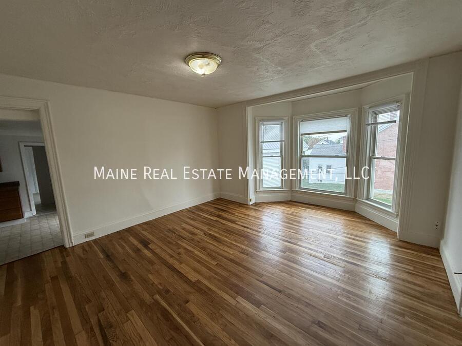 329 Union St in Bangor, ME - Building Photo