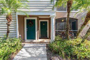 7428 Vista Way, Unit 105 in Bradenton, FL - Building Photo