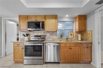 5549 Hamlet Ln in Ft. Myers, FL - Building Photo - Building Photo