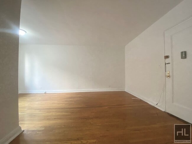 162 E 55th St