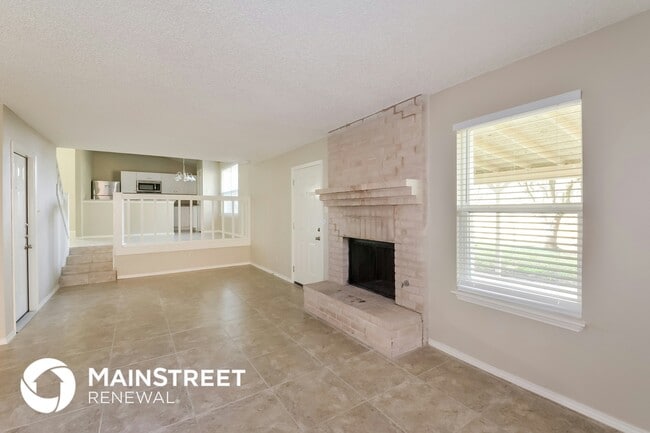 5635 Sunup Dr in San Antonio, TX - Building Photo - Building Photo