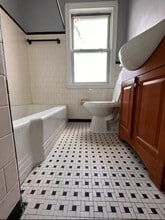3733 Bonview Ave, Unit 2 in Baltimore, MD - Foto de edificio - Building Photo