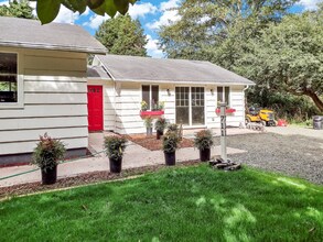 711 N Third St in Westport, WA - Building Photo - Building Photo