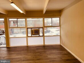7405 18th Ave, Unit 108 in Hyattsville, MD - Building Photo - Building Photo