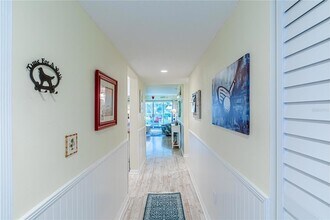 400 Cerromar Cir N, Unit 101 in Venice, FL - Foto de edificio - Building Photo