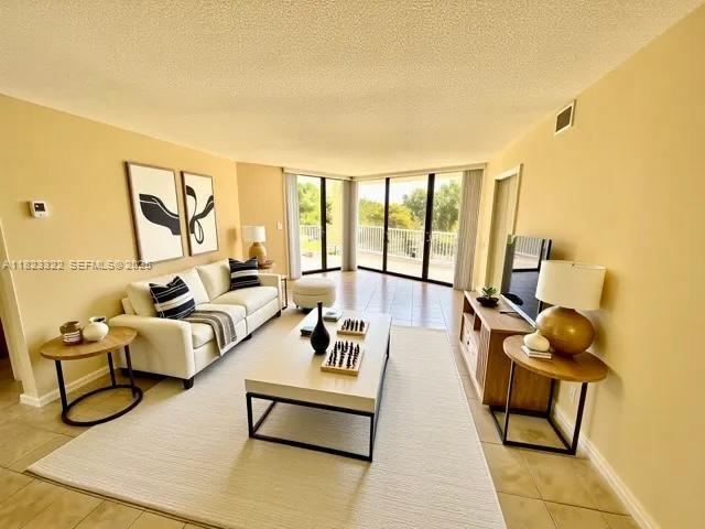 1000 Quayside Terrace in Miami, FL - Building Photo - Building Photo