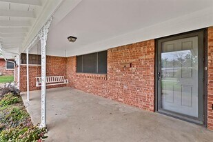 1024 Eunice St in Hurst, TX - Building Photo
