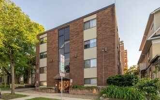 22 N Hancock St in Madison, WI - Building Photo