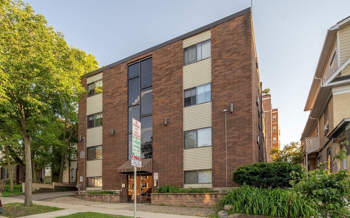 22 N Hancock St in Madison, WI - Foto de edificio