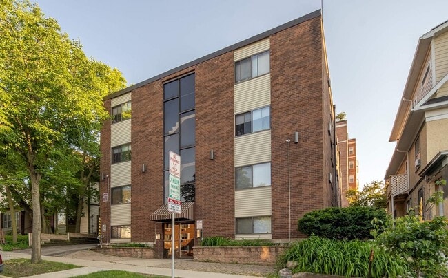22 N Hancock St